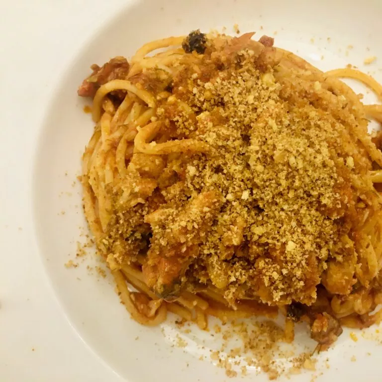 Spaghetti al sugo di triglie