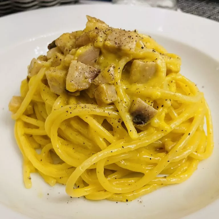 Spaghetti alla carbonara di pesce spada e tonno